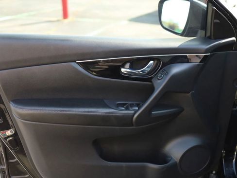 Used 2018 Nissan Rogue Sport SL w/ SL Premium Package image 10