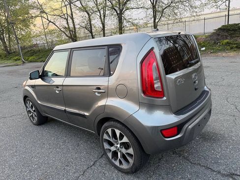 Used 2012 Kia Soul ! FWD image 7