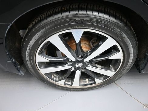Used 2018 Nissan Altima 2.5 SR FWD image 12
