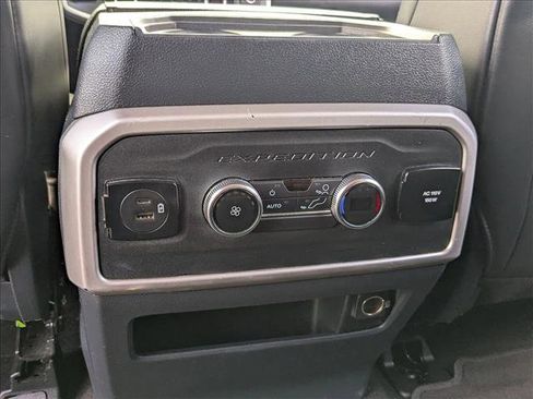 Used 2022 Ford Expedition Max XLT image 16