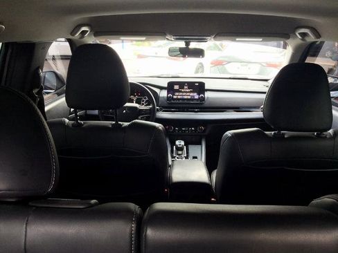 Used 2023 Mitsubishi Outlander SE image 18