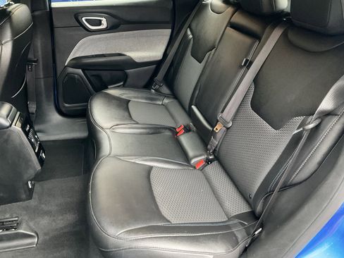 Used 2024 Jeep Compass Latitude image 33