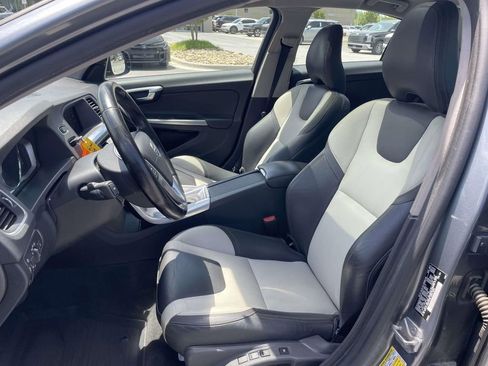 Used 2018 Volvo S60 T5 Cross Country Platinum AWD/4WD image 8