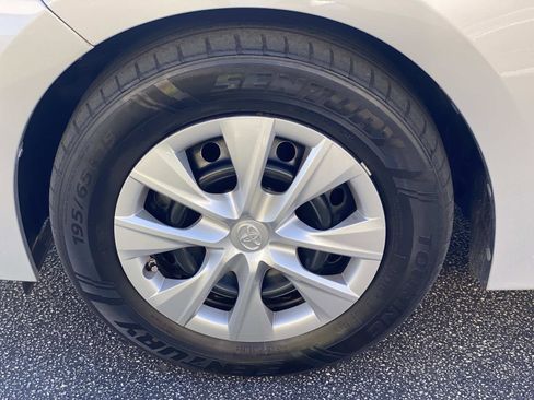 Used 2019 Toyota Corolla L image 10