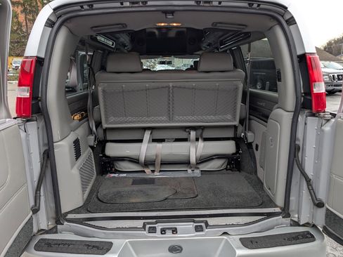 Used 2014 GMC Savana 1500 SLT image 34