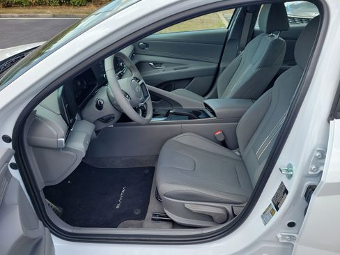 Used 2025 Hyundai Elantra Sport w/ Cargo Package FWD image 16