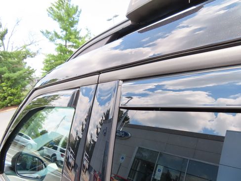 Used 2025 Ford Explorer Active AWD/4WD image 11