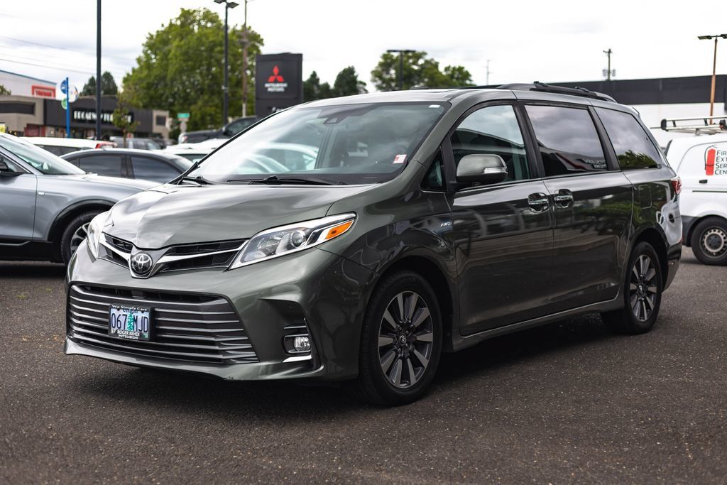 Used 2020 Toyota Sienna Limited AWD/4WD image 4