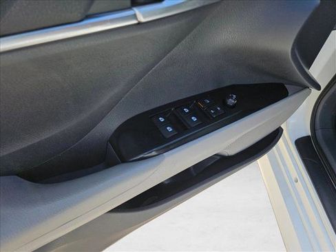 Used 2019 Toyota Camry LE w/ Convenience Package FWD image 14