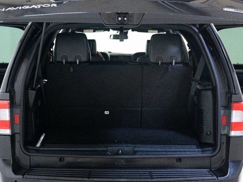 Used 2015 Lincoln Navigator 2WD image 63