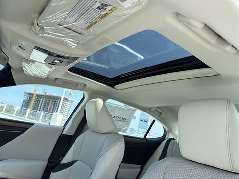 New 2025 Lexus ES 350 w/ Premium Package image 22