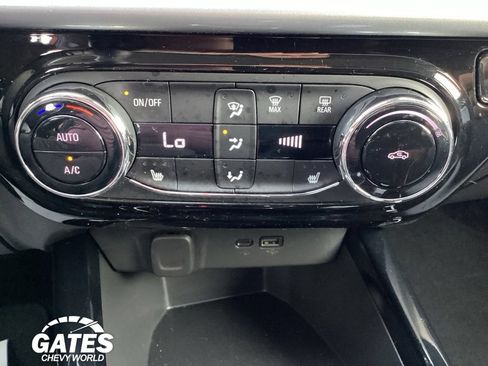 Used 2024 Chevrolet Trax LT w/ Driver Confidence Package FWD image 17