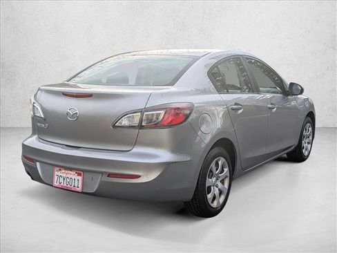 Used 2013 MAZDA MAZDA3 i SV w/ Convenience Pkg image 5