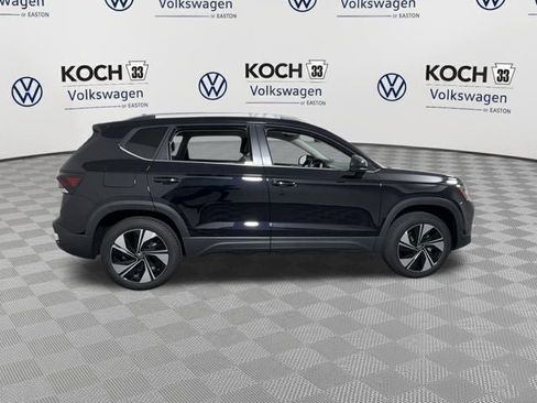New 2025 Volkswagen Taos SE image 8