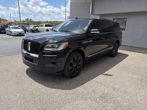Used 2023 Lincoln Navigator L Reserve image 3