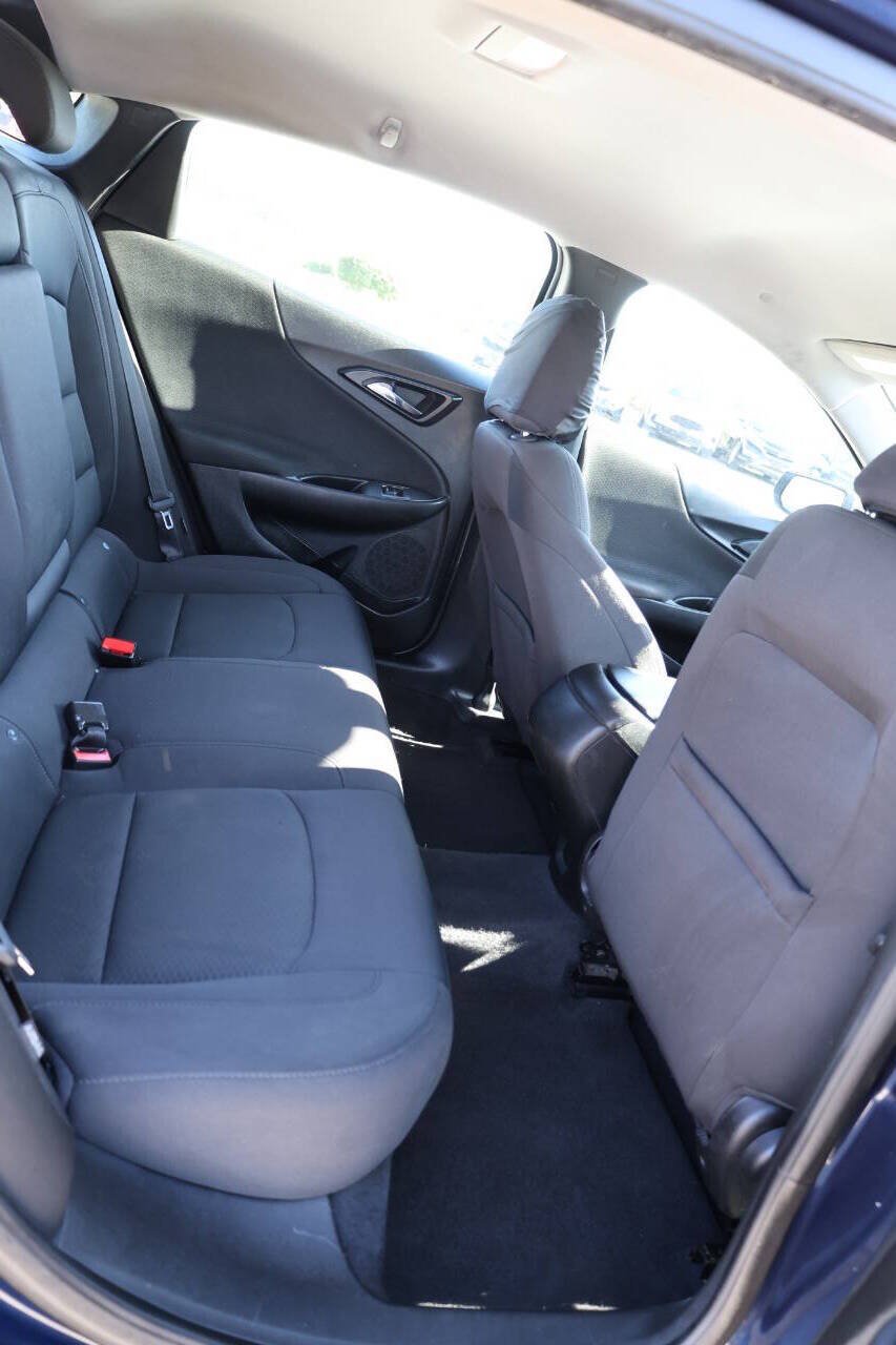 Used 2017 Chevrolet Malibu LS FWD image 16