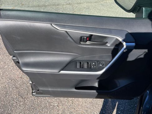 Used 2025 Toyota RAV4 LE image 18