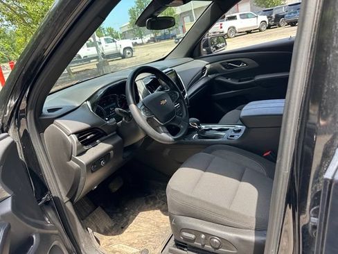 Used 2023 Chevrolet Traverse LT w/ LPO, Floor Liner Package AWD/4WD image 10