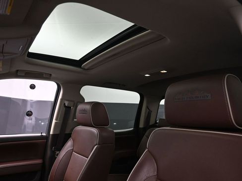 Used 2017 Chevrolet Silverado 1500 High Country image 19