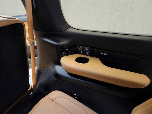 Used 2022 Jeep Grand Wagoneer Series III w/ Rear Seat Video Group 1 image 39