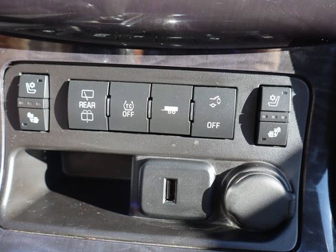Used 2017 Buick Enclave Premium w/ Experience Buick Package AWD/4WD image 21