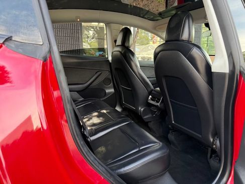 Used 2022 Tesla Model Y Long Range AWD/4WD image 38