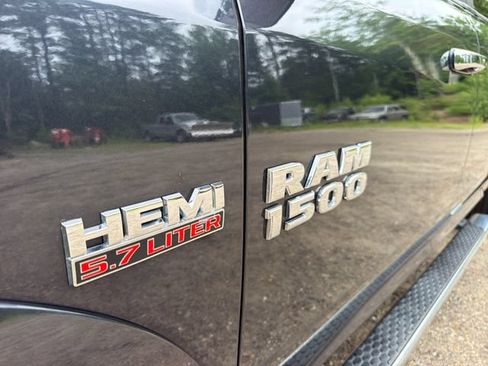 Used 2018 RAM 1500 Laramie w/ Convenience Group AWD/4WD image 9