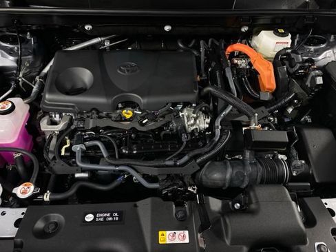 Used 2025 Toyota RAV4 XSE AWD/4WD image 13