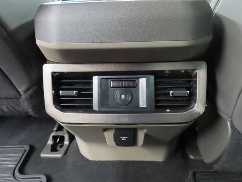 Used 2025 Ford F350 Platinum w/ Platinum Plus Package image 14