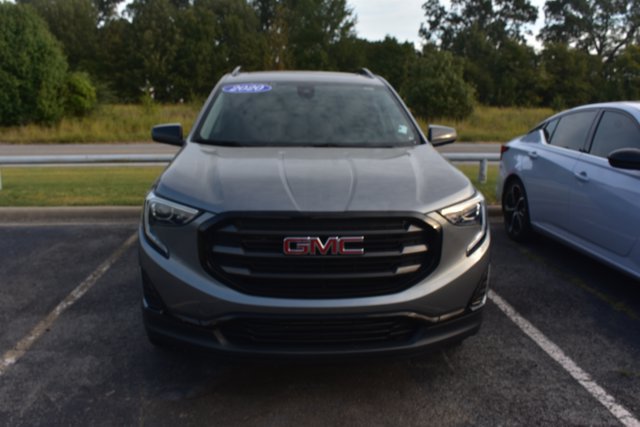 Used 2020 GMC Terrain SLE w/ Driver Convenience Package FWD image 2