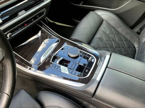 Used 2024 BMW X5 xDrive50e w/ M Sport Package AWD/4WD image 18