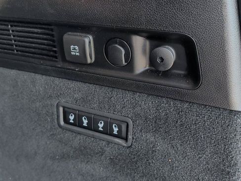 Used 2022 Jeep Grand Wagoneer Series III AWD/4WD image 18