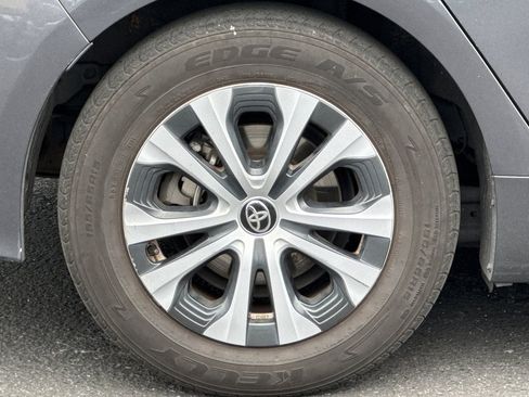 Used 2021 Toyota Prius Prime LE image 40