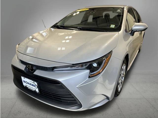 Used 2025 Toyota Corolla LE FWD image 1
