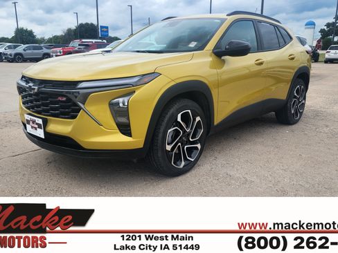 Used 2024 Chevrolet Trax RS w/ Driver Confidence Package FWD image 1