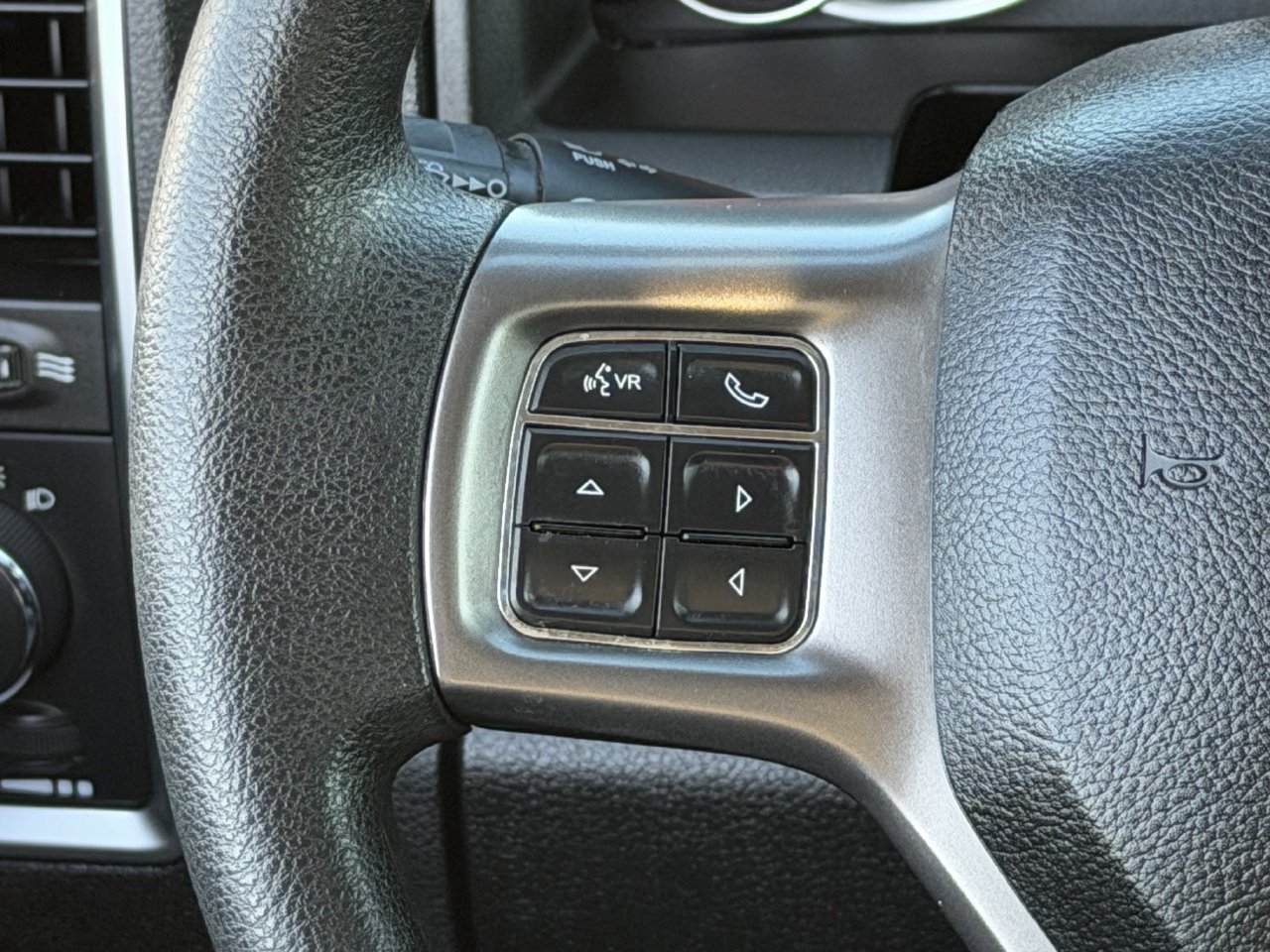 Used 2023 RAM 1500 Classic SLT w/ Electronics Group AWD/4WD image 13