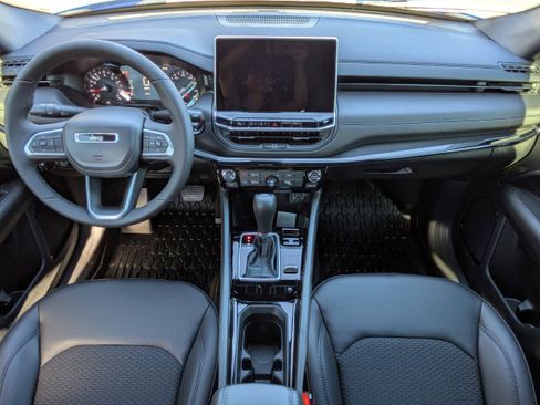 New 2026 Jeep Compass Latitude image 17