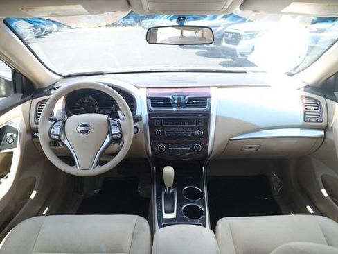 Used 2013 Nissan Altima 3.5 S FWD image 6