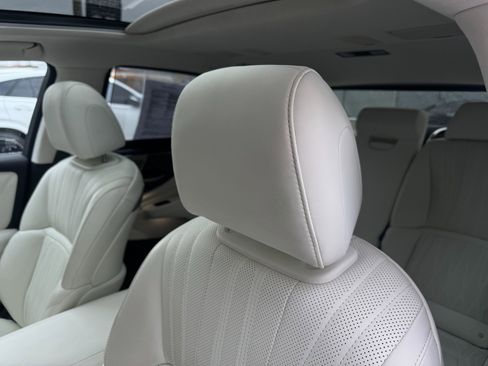 Used 2023 Lexus LS 500h AWD w/ Luxury Package image 28