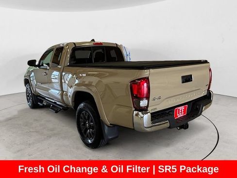Used 2020 Toyota Tacoma 4x4 Access Cab image 3