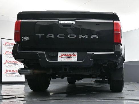 Used 2024 Toyota Tacoma Limited w/ Limited Package (LT) image 37