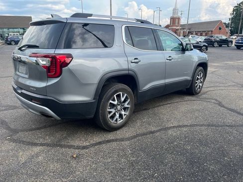 Used 2023 GMC Acadia SLT AWD/4WD image 5