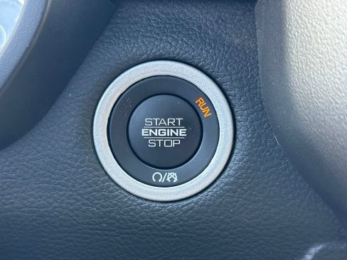 Used 2025 RAM 1500 Laramie AWD/4WD image 31