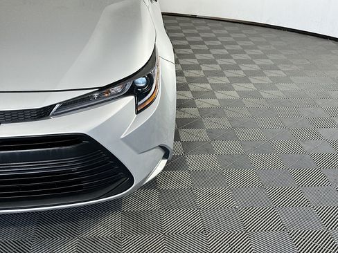 Certified 2025 Toyota Corolla LE FWD image 9