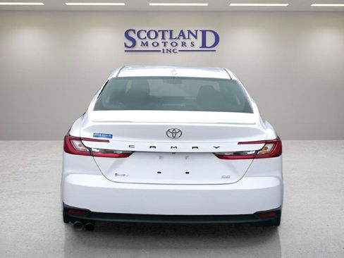 Used 2025 Toyota Camry SE FWD image 7