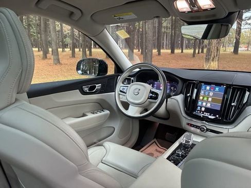 Used 2023 Volvo XC60 B6 Ultimate w/ Protection Package Premier image 26