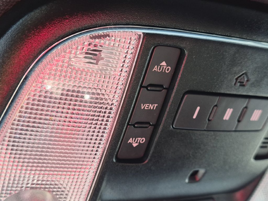 Used 2020 Jeep Grand Cherokee Altitude AWD/4WD image 17