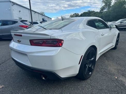 Used 2017 Chevrolet Camaro LT RWD image 5