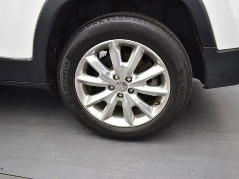 Used 2017 Jeep Cherokee Limited AWD/4WD image 35