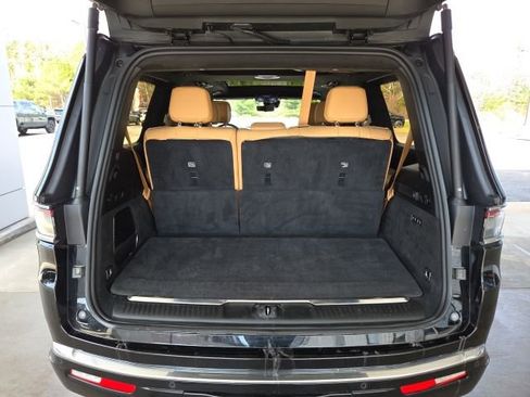 Used 2022 Jeep Grand Wagoneer Series III image 30